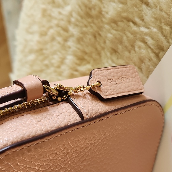 Gorgeous Coach Blush Pebbled Leather Mini Camera Crossbody Bag 🩷📷 - Picture 4 of 16